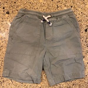 Mini Boden Olive Green pull on shorts 7